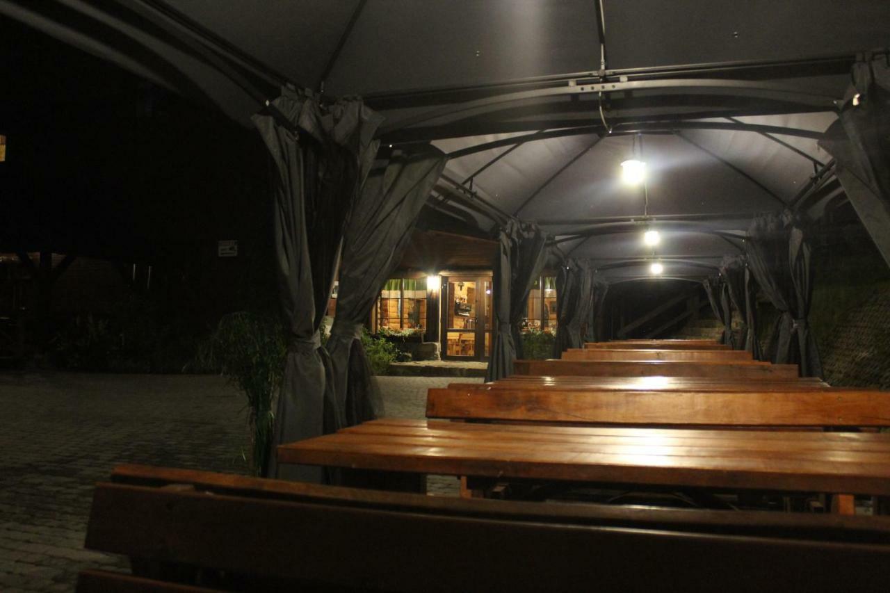 Bieszczadzkie Wrota Lasu Hotel Steznica  Ngoại thất bức ảnh